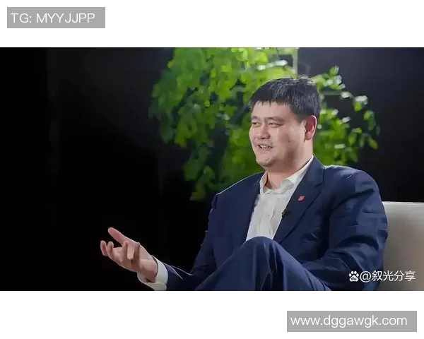 姚明跨界挑战足球前锋位置展现运动员多元化才能与激情 姚明跨界挑战足球前锋位置展现运动员多元化才能与激情