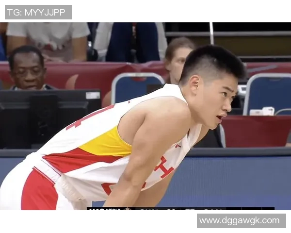 姚明与新女友甜蜜约会引发热议网友纷纷送上祝福与祝贺